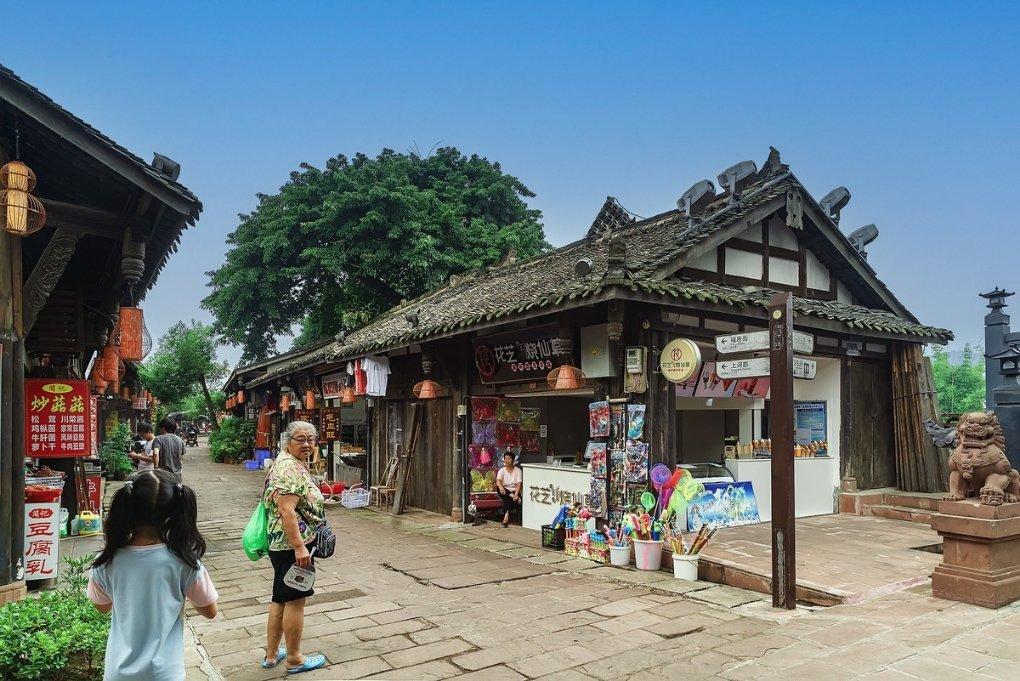 解答你疑惑,男生在开车,我说 啊 要不你先开车吧我们先挂电话了,他为什么直接给我来一句:没事的我都快到了不用挂?问答社区来啦!
